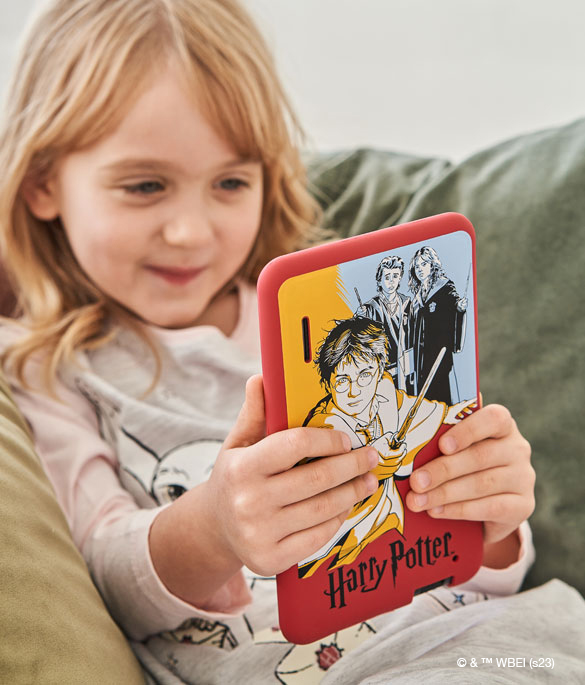 Child playing Hero tablet Harry Potter